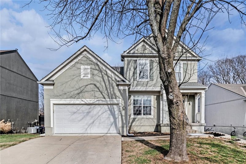 15607 Blackfoot St, Olathe, KS 66062