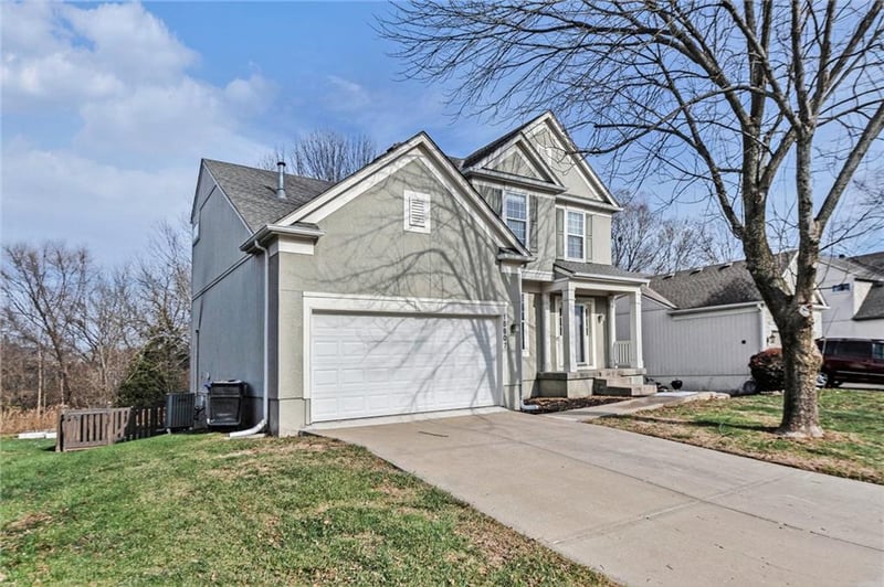 15607 Blackfoot St, Olathe, KS 66062