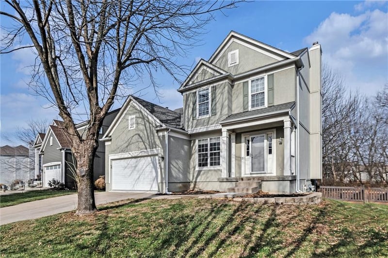 15607 Blackfoot St, Olathe, KS 66062