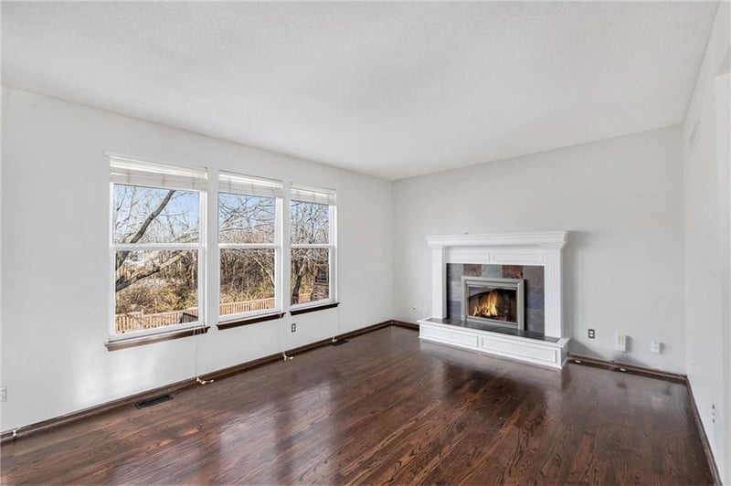 15607 Blackfoot St, Olathe, KS 66062