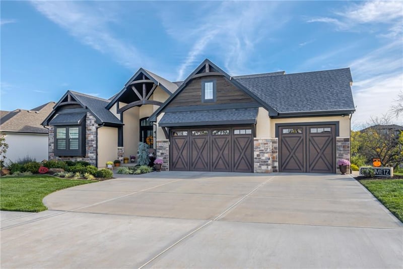 22525 W 87th Ter, Lenexa, KS 66227