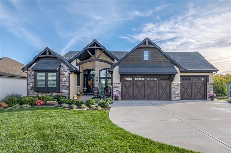 22525 W 87th Ter, Lenexa, KS 66227