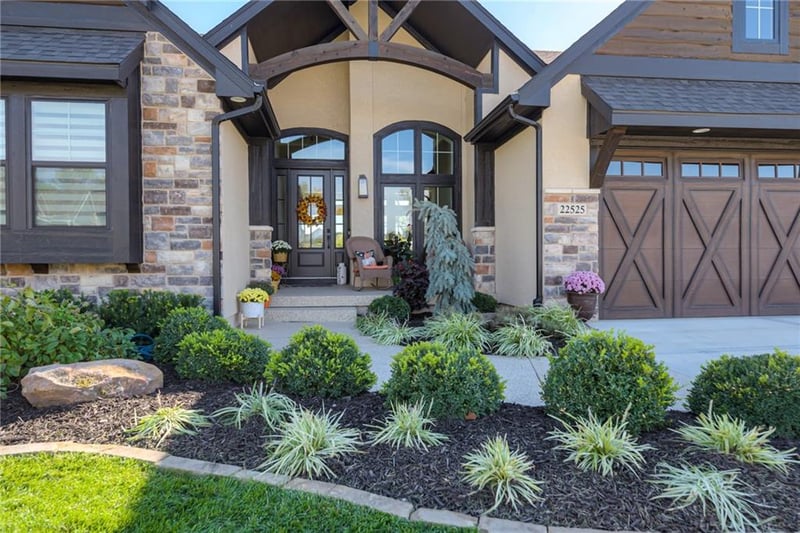 22525 W 87th Ter, Lenexa, KS 66227