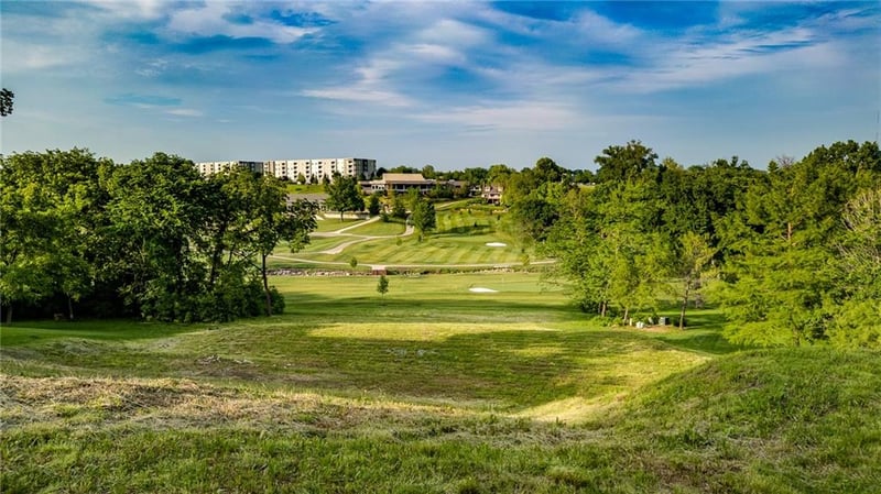 4206 Nicklaus Dr, Lawrence, KS 66047