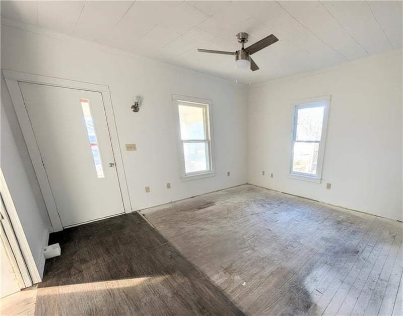 309 Elm St, Iola, KS 66749