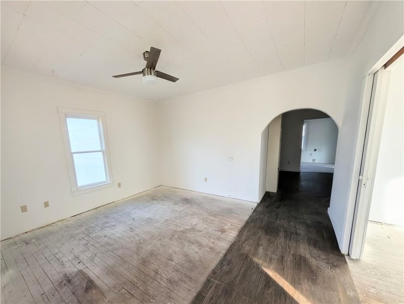 309 Elm St, Iola, KS 66749