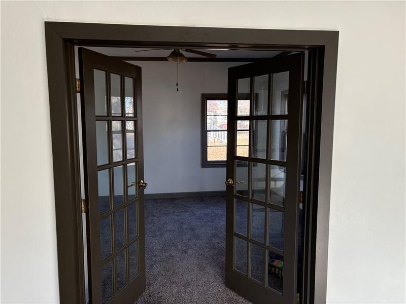 114 S High St, Arma, KS 66712
