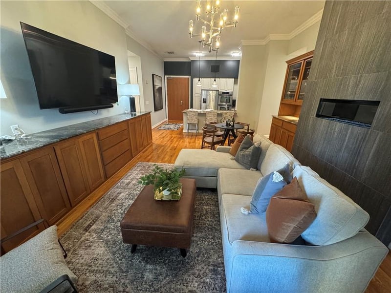 4900 Central St #101, Kansas City, MO 64112