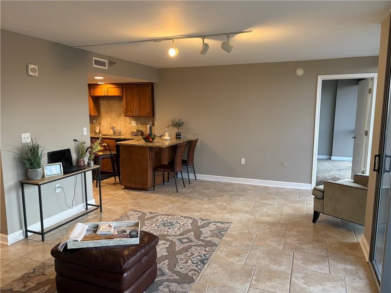 600 Admiral Blvd #207, Kansas City, MO 64106