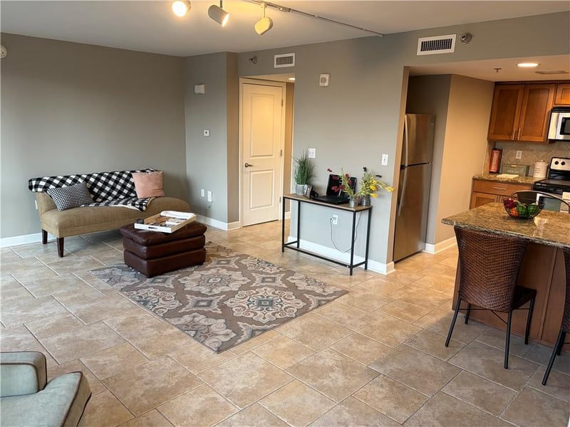 600 Admiral Blvd #207, Kansas City, MO 64106