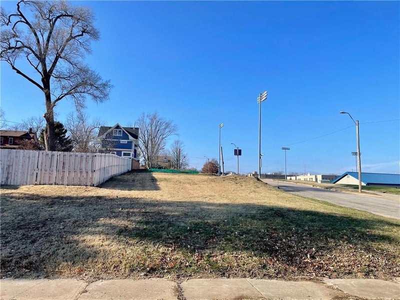 5400 Lydia Ave, Kansas City, MO 64110