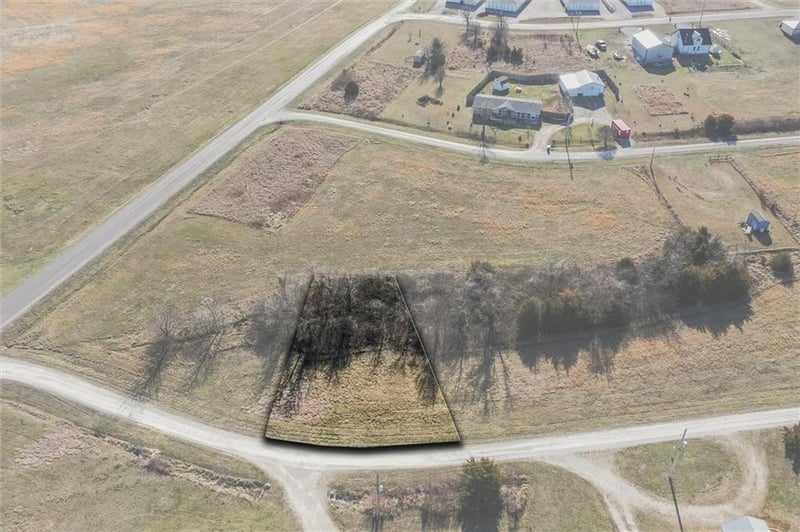 50 Tamarack Ln, Linn Valley, KS 66040