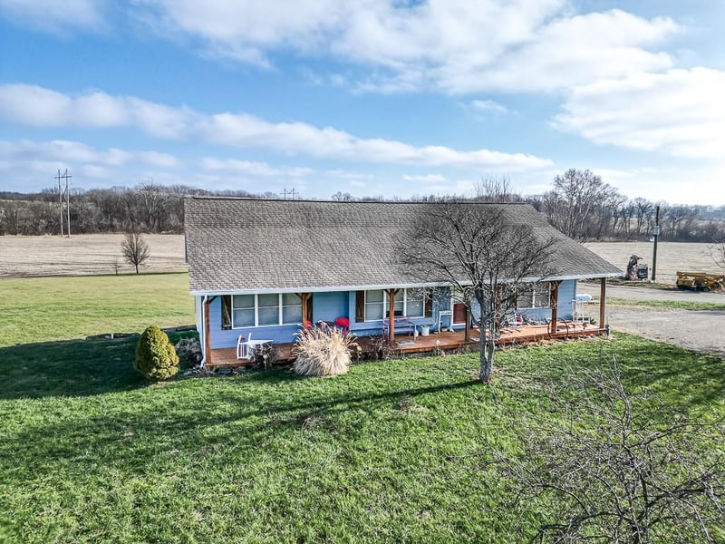 25276 183rd St, Leavenworth, KS 66048