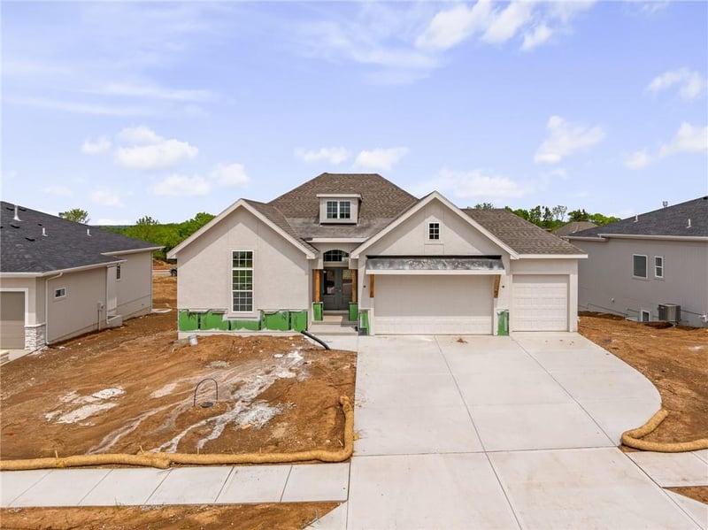 25104 141st Ter, Olathe, KS 66061