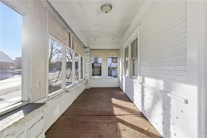 2814 Indiana Ave, Kansas City, MO 64128