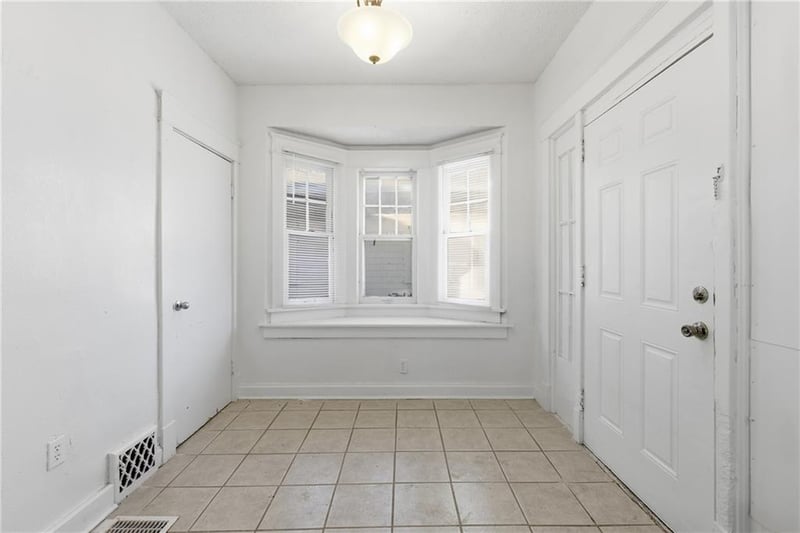 2814 Indiana Ave, Kansas City, MO 64128