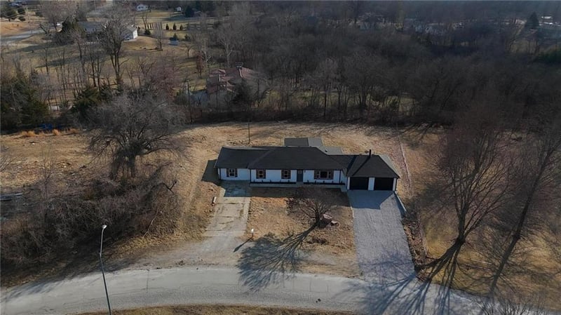 13207 83rd St, Kansas City, MO 64152