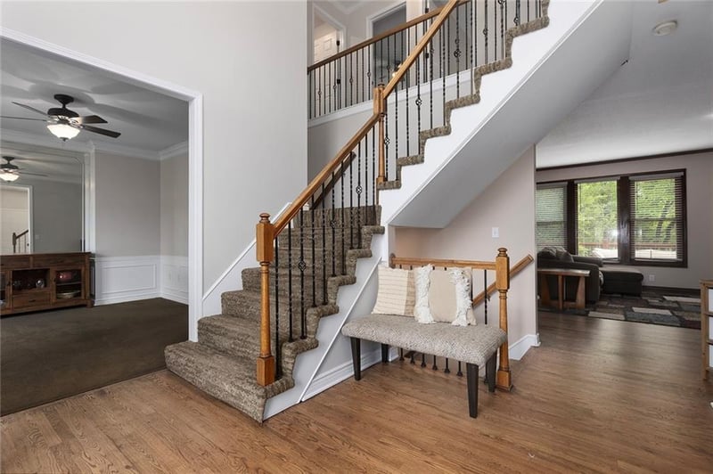 5501 Oaks Ridge Ln, Lee's Summit, MO 64064