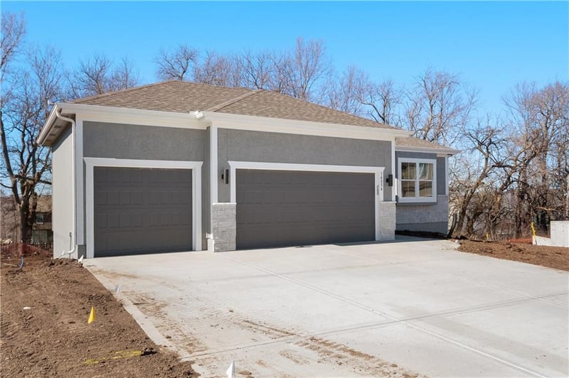25409 149th Ter, Olathe, KS 66061