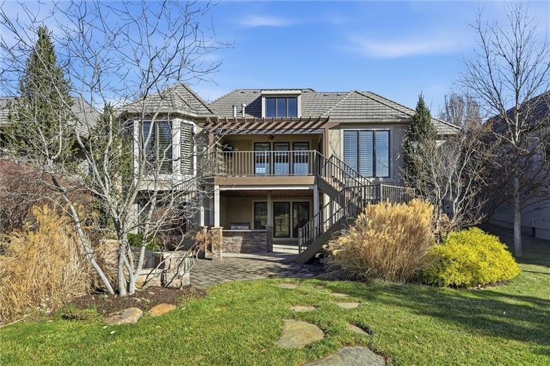 13916 Nicklaus Dr, Overland Park, KS 66223