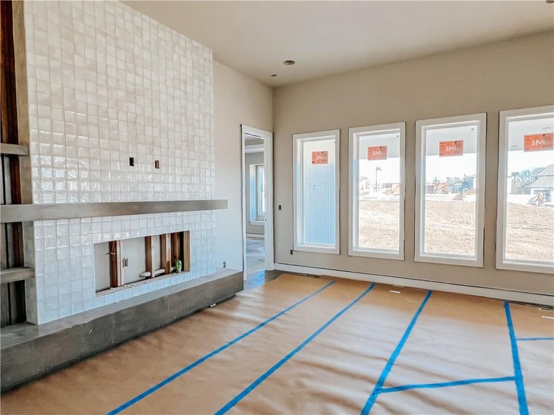 2700 Wheatley Dr, Blue Springs, MO 64029