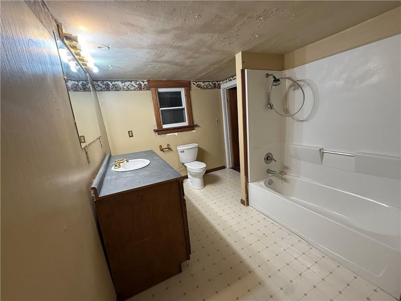 701 Hundley St, Albany, MO 64402