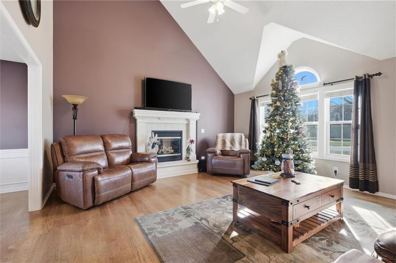 11910 Charlotte St, Kansas City, MO 64155