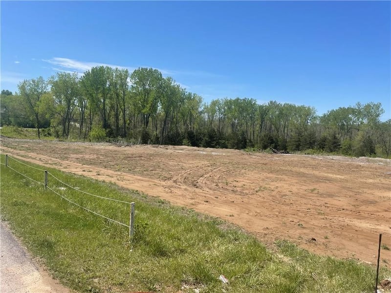 14500 E Kentucky Rd, Independence, MO 64050