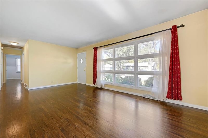 405 101st St, Kansas City, MO 64114