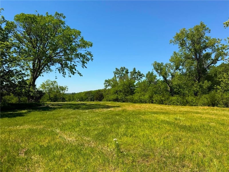 800 Stanley Rd, Tecumseh, KS 66542