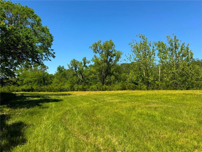 800 Stanley Rd, Tecumseh, KS 66542