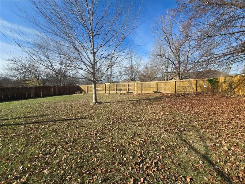 2805 Westbrooke Cir, Blue Springs, MO 64015
