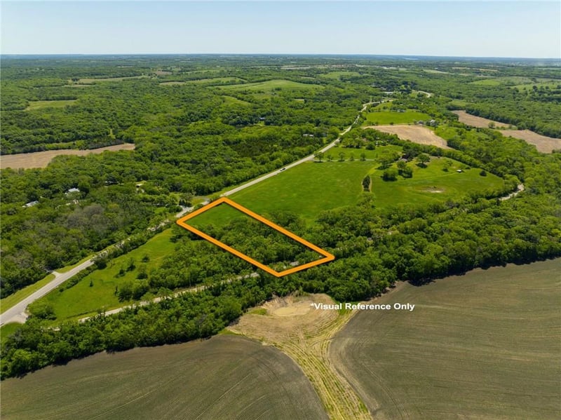 900 Stanley Rd, Tecumseh, KS 66542