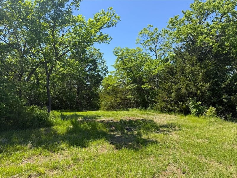900 Stanley Rd, Tecumseh, KS 66542