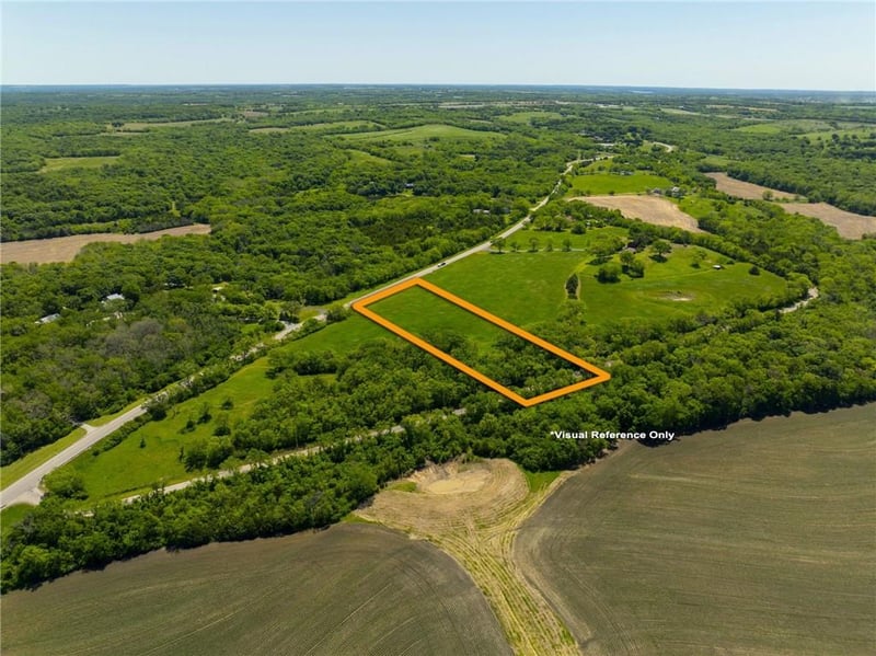 980 Stanley Rd, Tecumseh, KS 66542