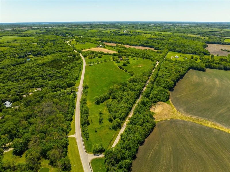 1040 Stanley Rd, Tecumseh, KS 66542
