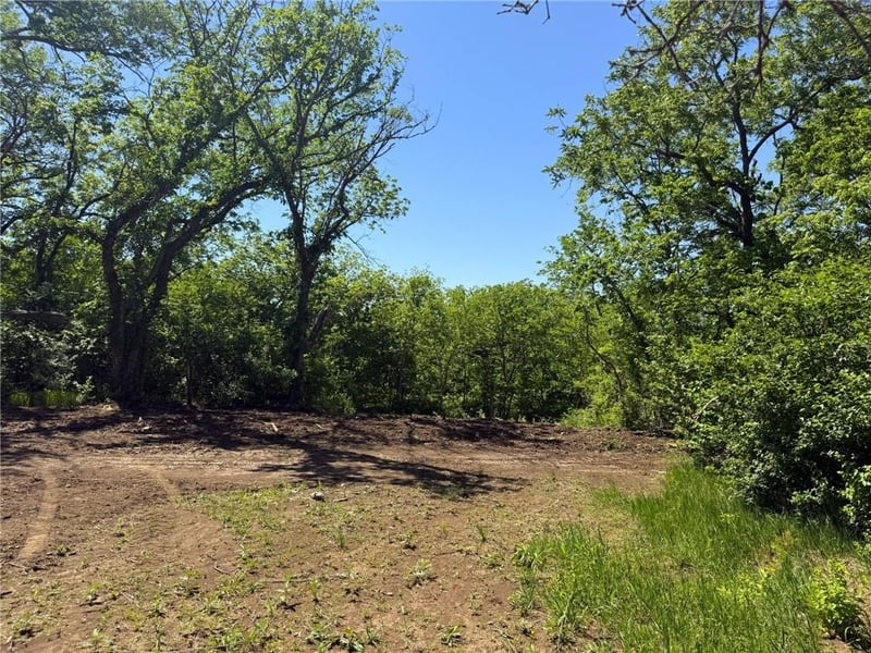 1040 Stanley Rd, Tecumseh, KS 66542