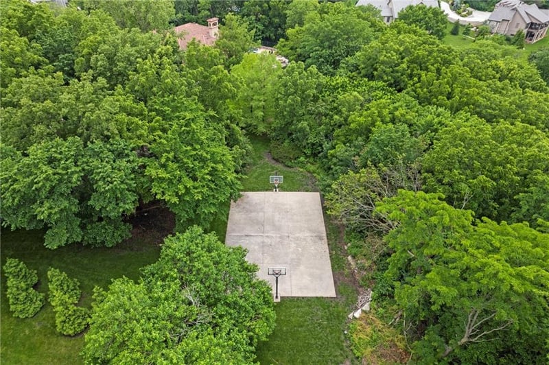 3708 Buck Brush Ct, Lawrence, KS 66049