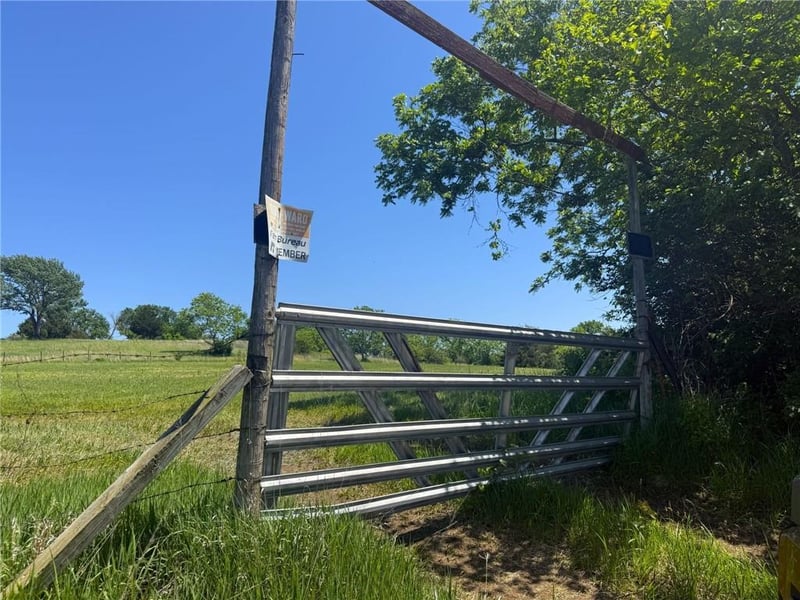 1200 SE Stanley Rd, Tecumseh, KS 66542