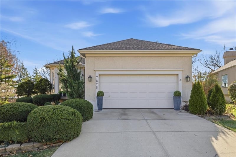 7875 118th Pl, Overland Park, KS 66210