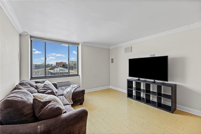 700 8th St #7Q, Kansas City, MO 64106