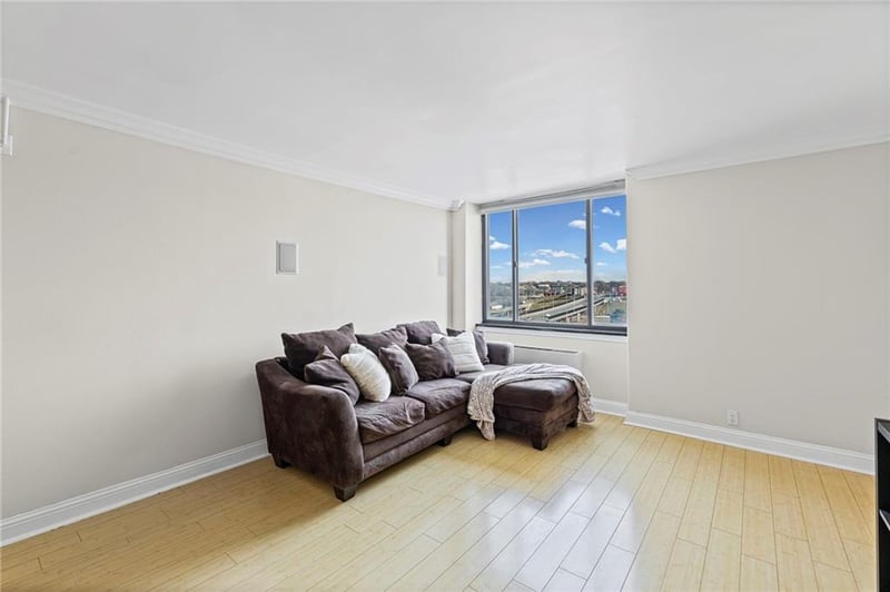 700 8th St #7Q, Kansas City, MO 64106