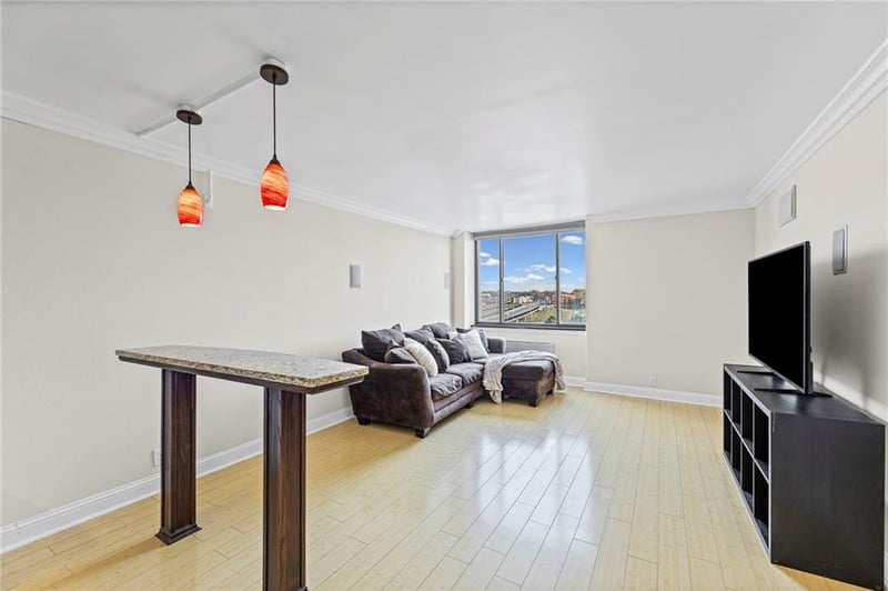 700 8th St #7Q, Kansas City, MO 64106