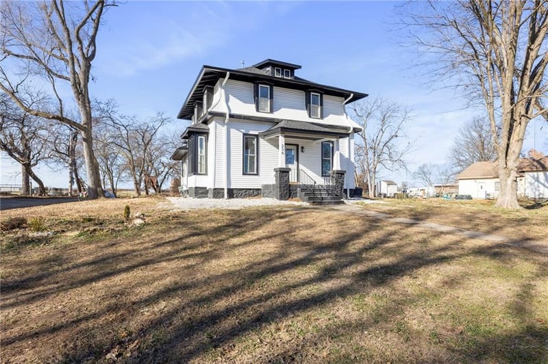 236 Ash St, Ottawa, KS 66067
