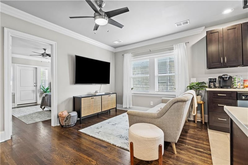 3841-5 Wyandotte St, Kansas City, MO 64111