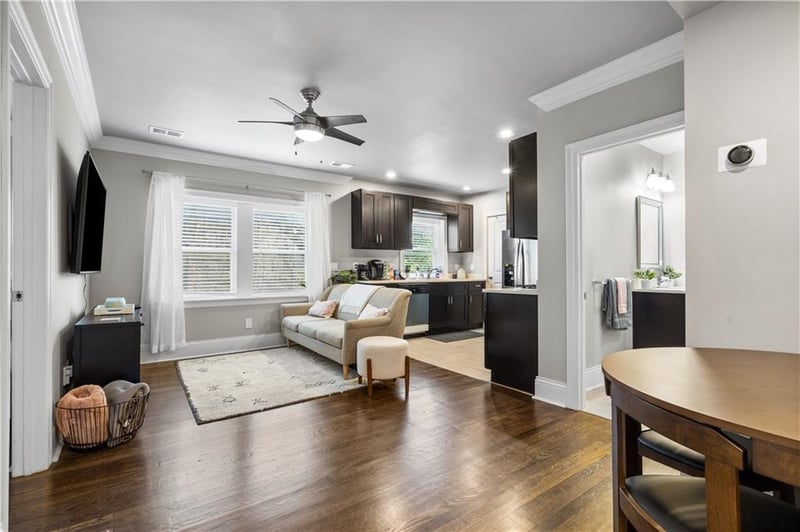 3841-5 Wyandotte St, Kansas City, MO 64111