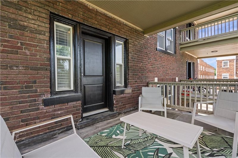 3841-5 Wyandotte St, Kansas City, MO 64111