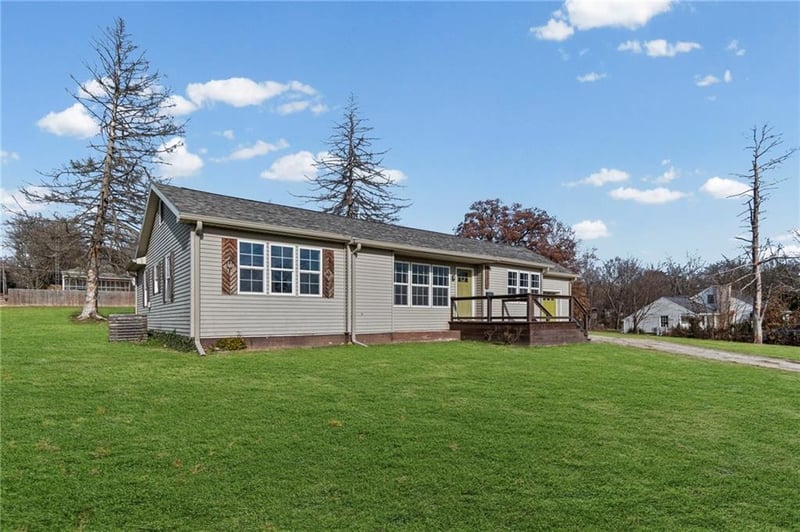 514 3rd St Ter, Carrollton, MO 64633
