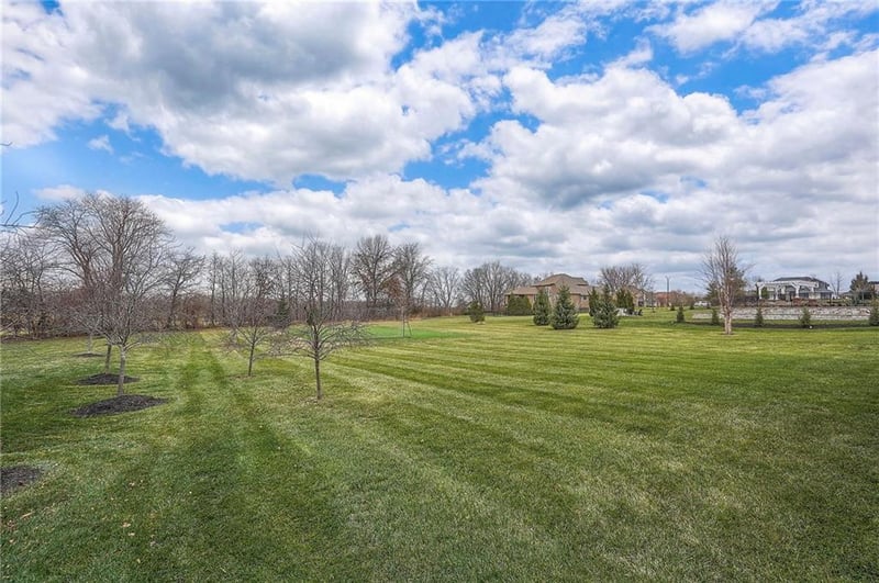 10502 N Willow Ave, Kansas City, MO 64157