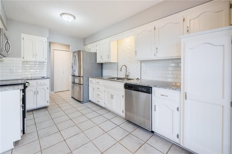 7801 Garfield Ave, Kansas City, MO 64118